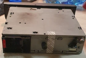 Alfa Romeo 147 - Radio + cup holder, снимка 4 - Части - 52618597