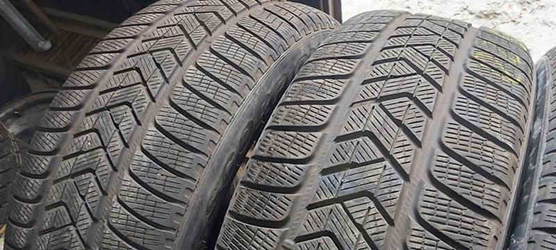 Гуми Зимни 255/50R20, снимка 2 - Гуми и джанти - 33729816