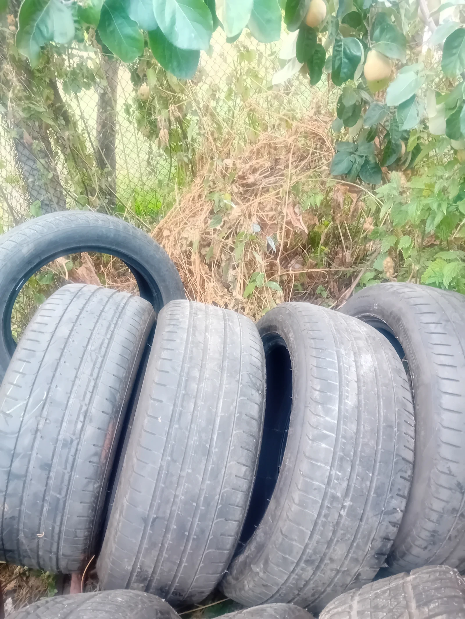 Гуми Зимни 245/40R18, снимка 2 - Гуми и джанти - 56060689