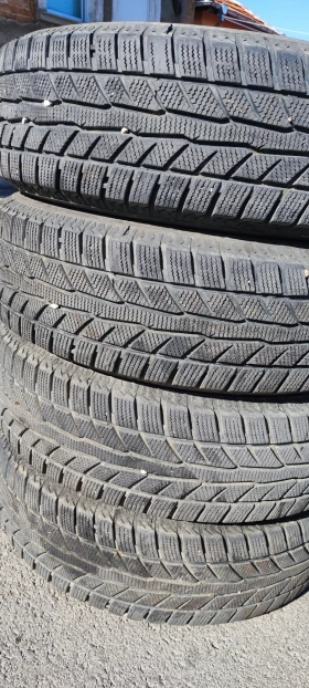 Гуми Зимни 215/75R15, снимка 6 - Гуми и джанти - 47283659