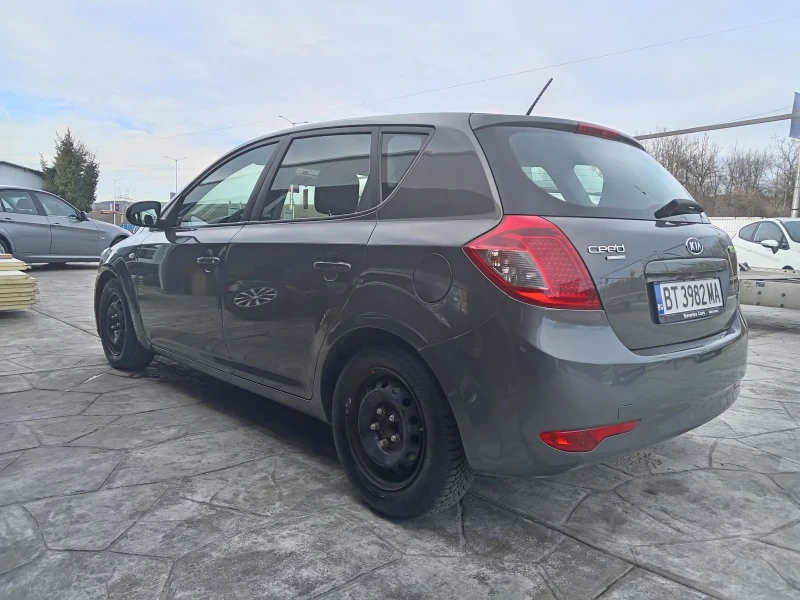 Kia Ceed 1.6 дизел, снимка 4 - Автомобили и джипове - 48415220