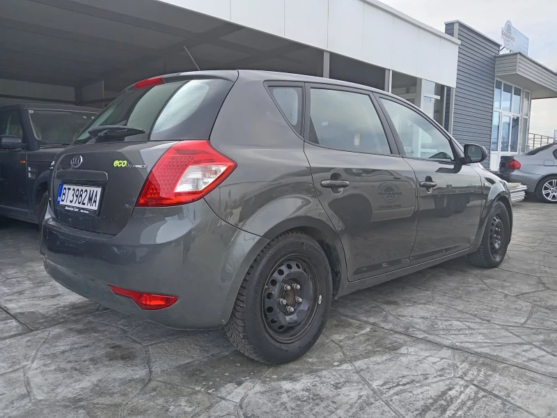 Kia Ceed 1.6 дизел, снимка 3 - Автомобили и джипове - 48415220