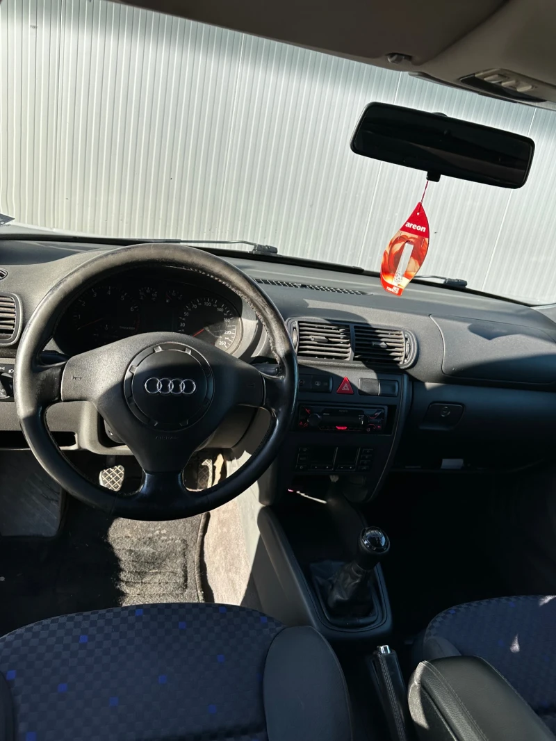 Audi A3 1.8 * фарове с лупа * КЛИМАТРОНИК* , снимка 8 - Автомобили и джипове - 49178265