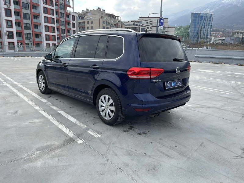 VW Touran 2.0 TDI, снимка 4 - Автомобили и джипове - 49343757