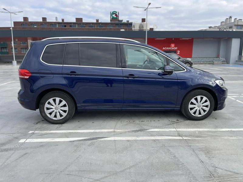 VW Touran 2.0 TDI, снимка 3 - Автомобили и джипове - 49343757