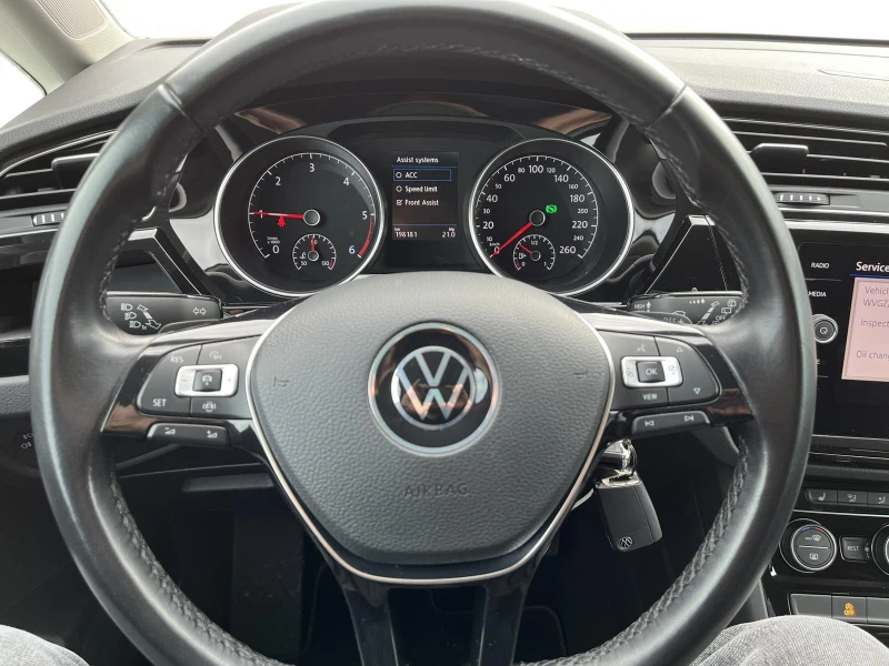 VW Touran 2.0 TDI, снимка 12 - Автомобили и джипове - 49343757