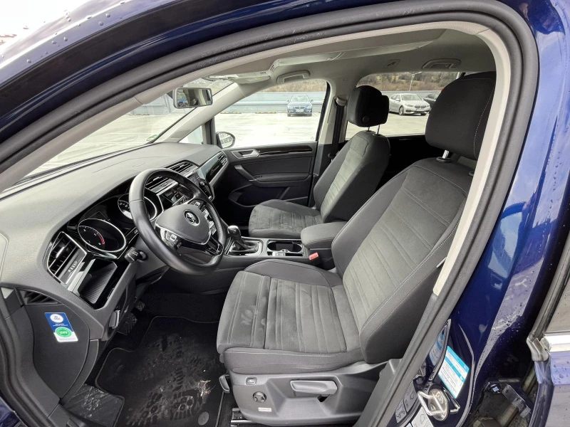 VW Touran 2.0 TDI, снимка 9 - Автомобили и джипове - 49343757