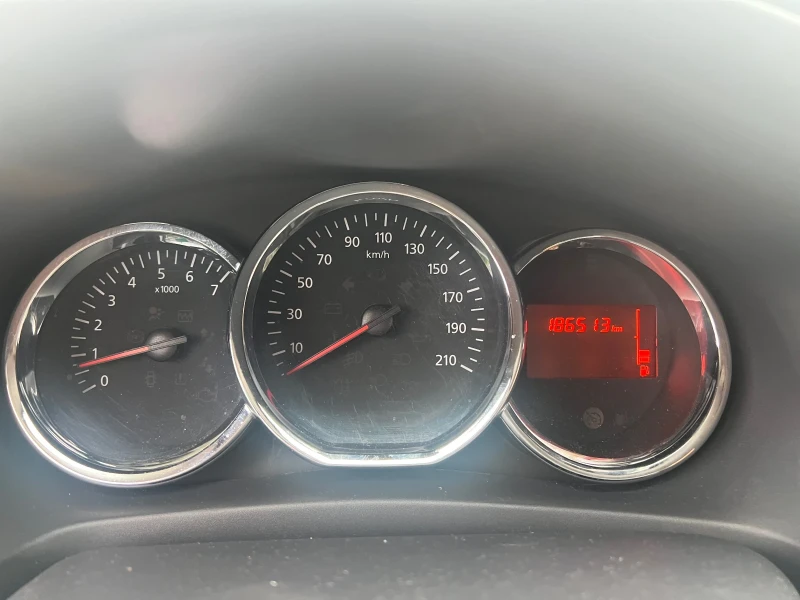 Dacia Logan MCV 1, 2 GAZ inj, снимка 13 - Автомобили и джипове - 52341411