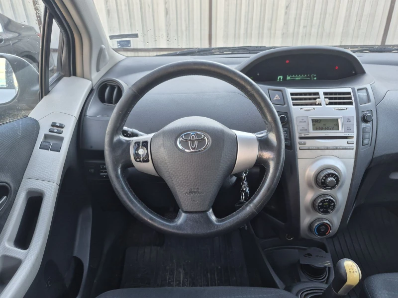 Toyota Yaris 1.3i Klima CD 2ключа MY07 #iCarbg , снимка 13 - Автомобили и джипове - 52612460