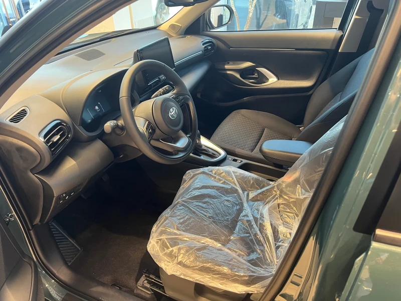 Toyota Yaris Cross Fancy, снимка 8 - Автомобили и джипове - 52709514