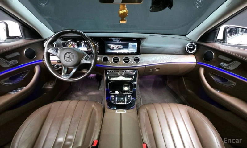 Mercedes-Benz E 220, снимка 7 - Автомобили и джипове - 53115702