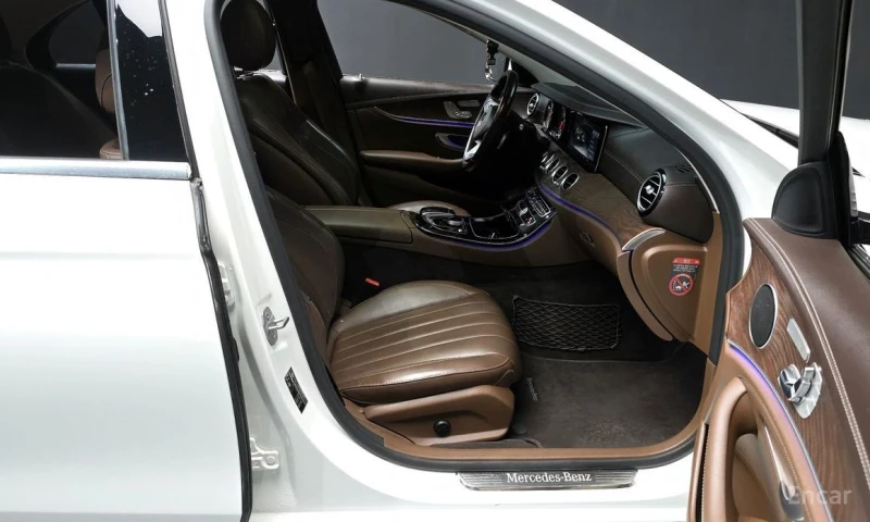 Mercedes-Benz E 220, снимка 11 - Автомобили и джипове - 53115702