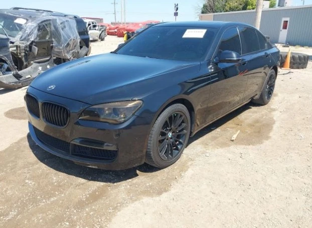 BMW 750  - изображение 2