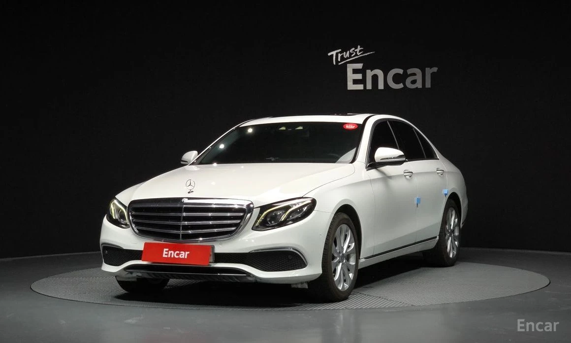 Mercedes-Benz E 220, снимка 1