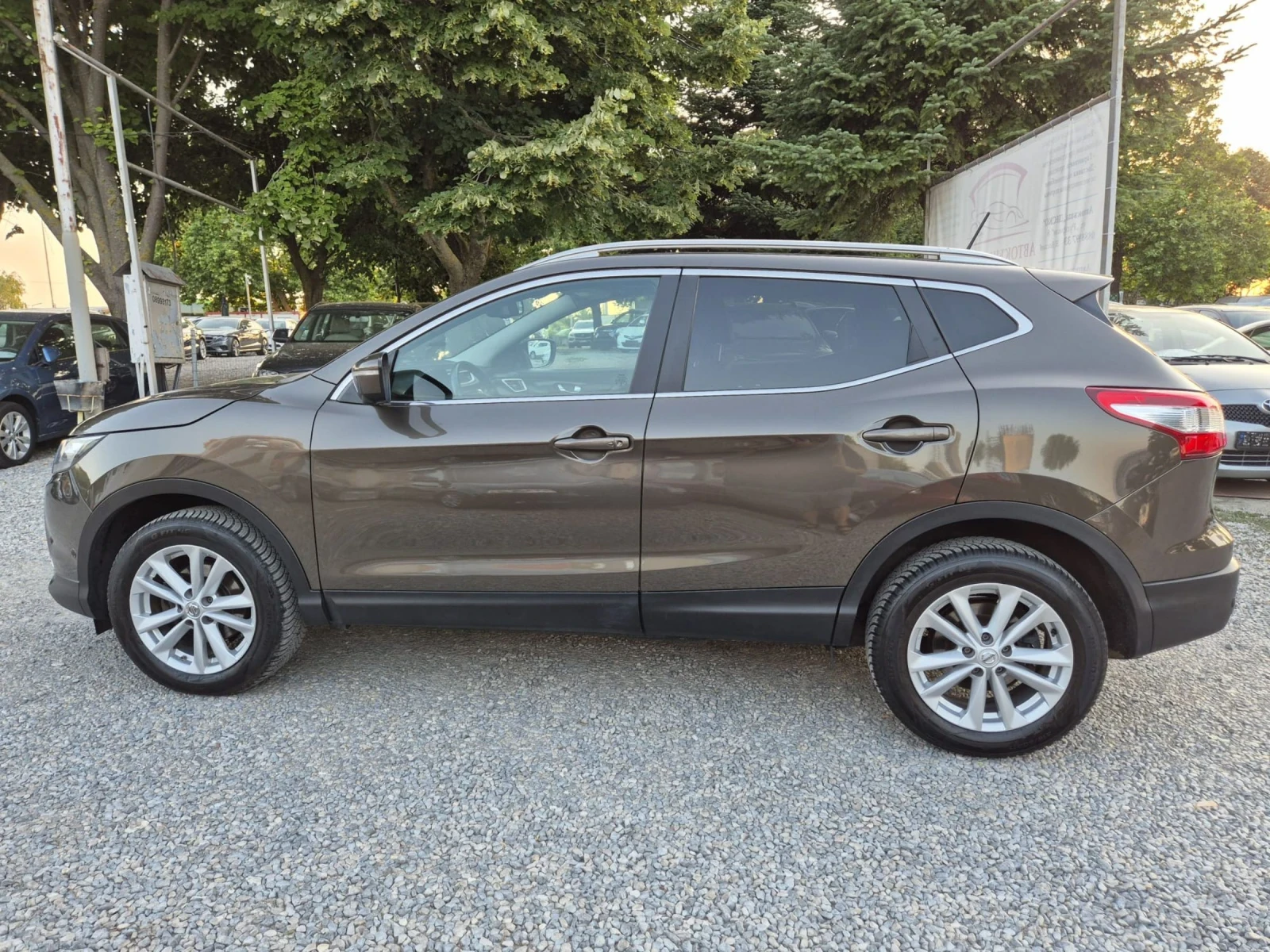 Nissan Qashqai 1.5DCI-NAVI-PANORAMA-FULL - изображение 6