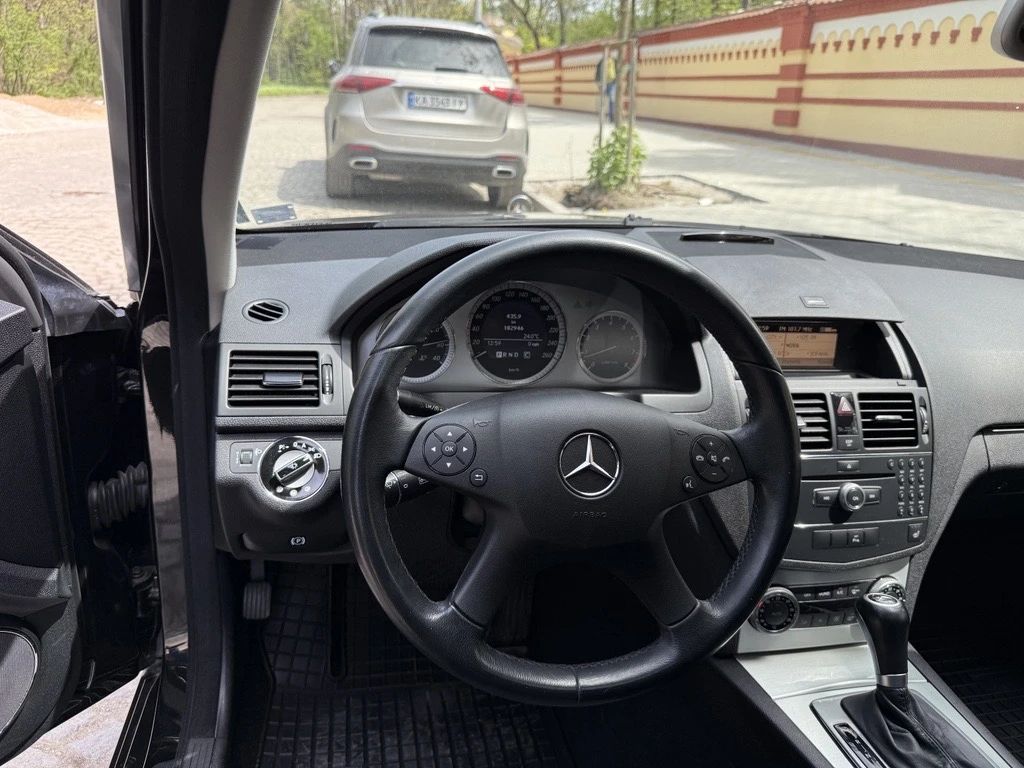 Mercedes-Benz C 180 184 000 хил. automat / Като нов !!! - изображение 6