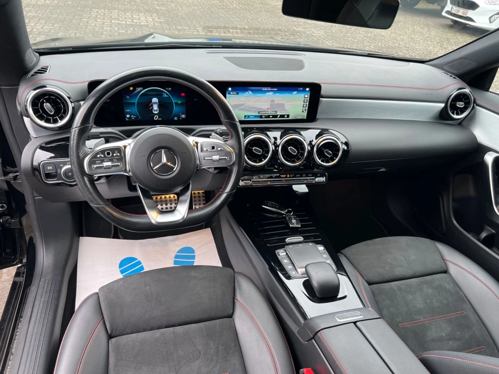 Mercedes-Benz CLA 180 AMG PACK/D/116HP/PANO/360/LED/NAVI/E135 - изображение 6