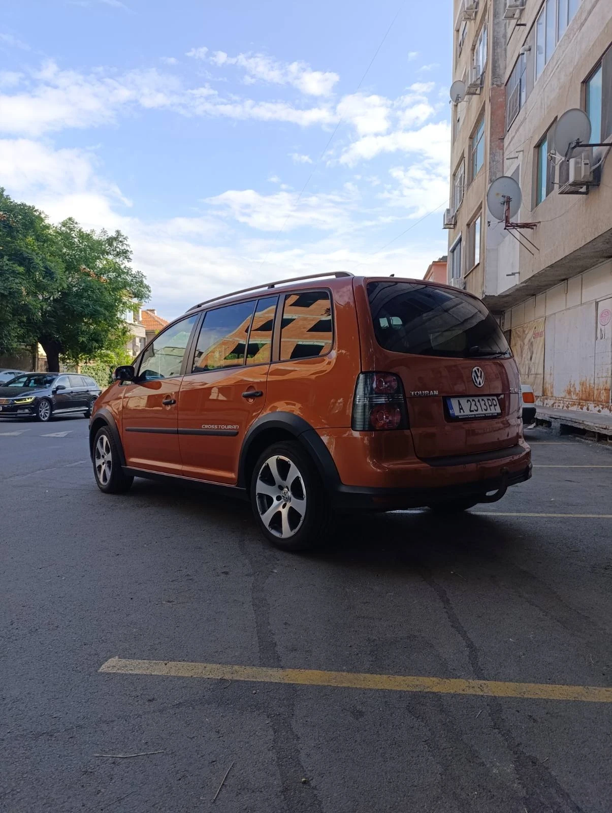 VW Touran Cross 2.0TDI-170  - изображение 3