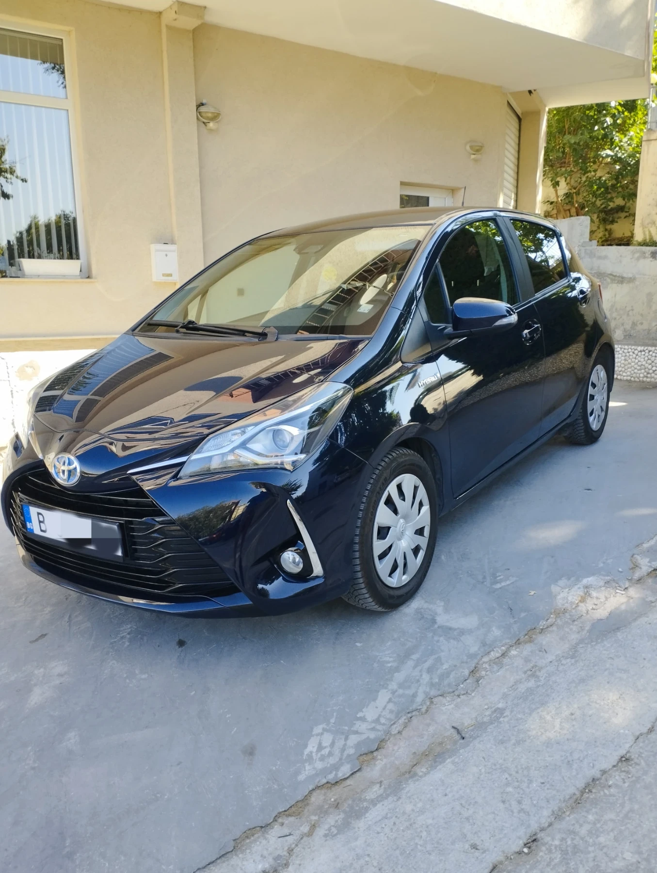Toyota Yaris 1.5 Hybrid, auto, в гаранция - изображение 2
