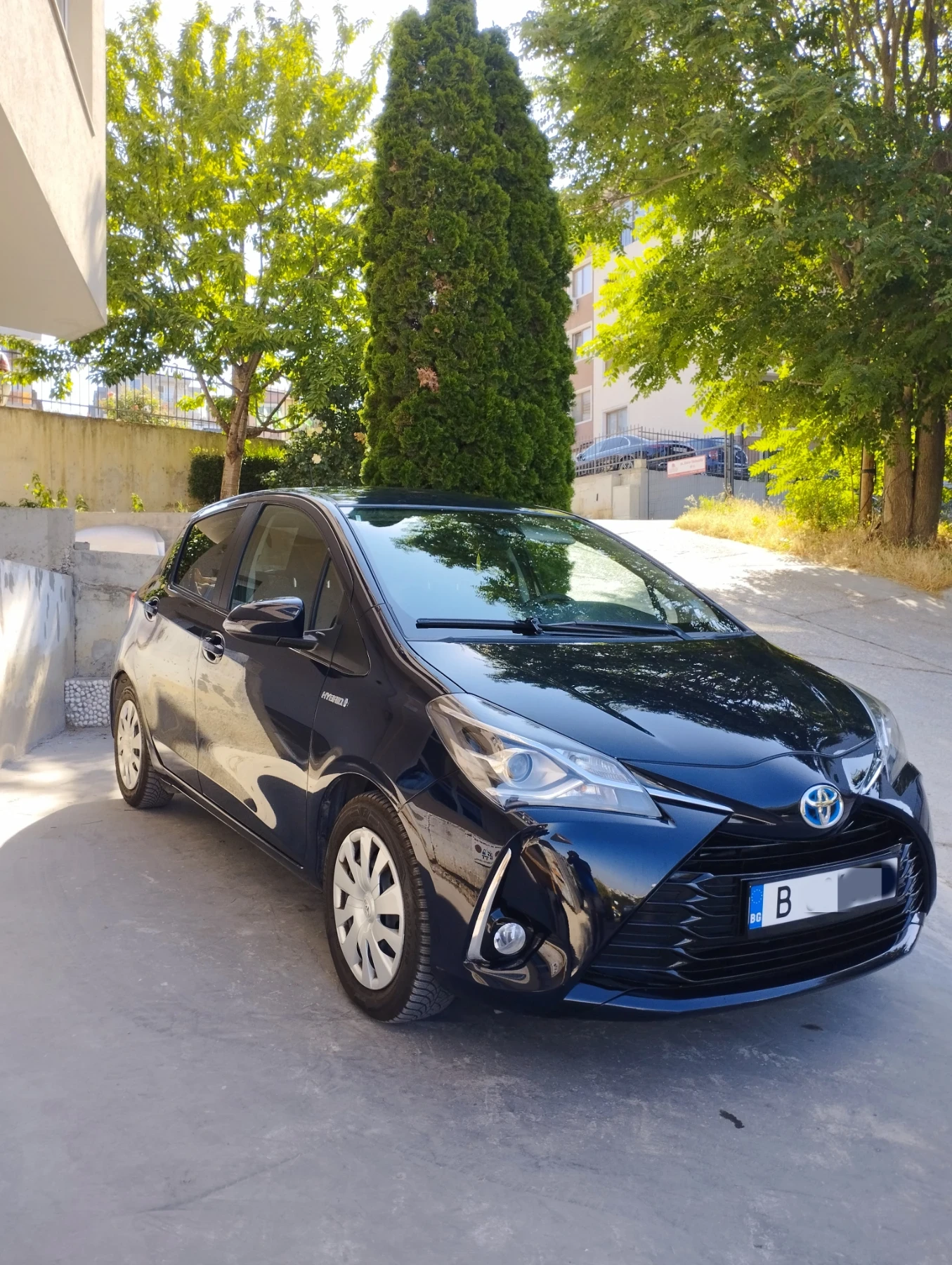 Toyota Yaris 1.5 Hybrid, auto, в гаранция - изображение 5