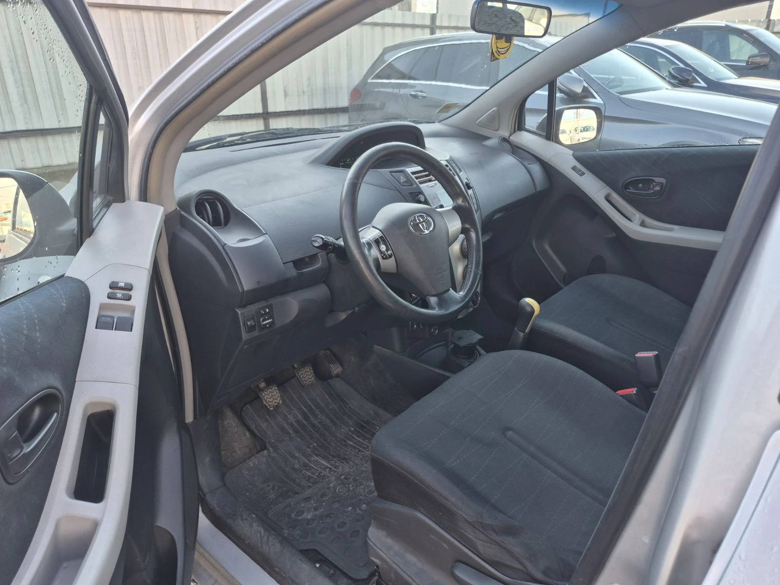 Toyota Yaris 1.3i Klima CD 2 MY07 #iCarbg  | Mobile.bg   11