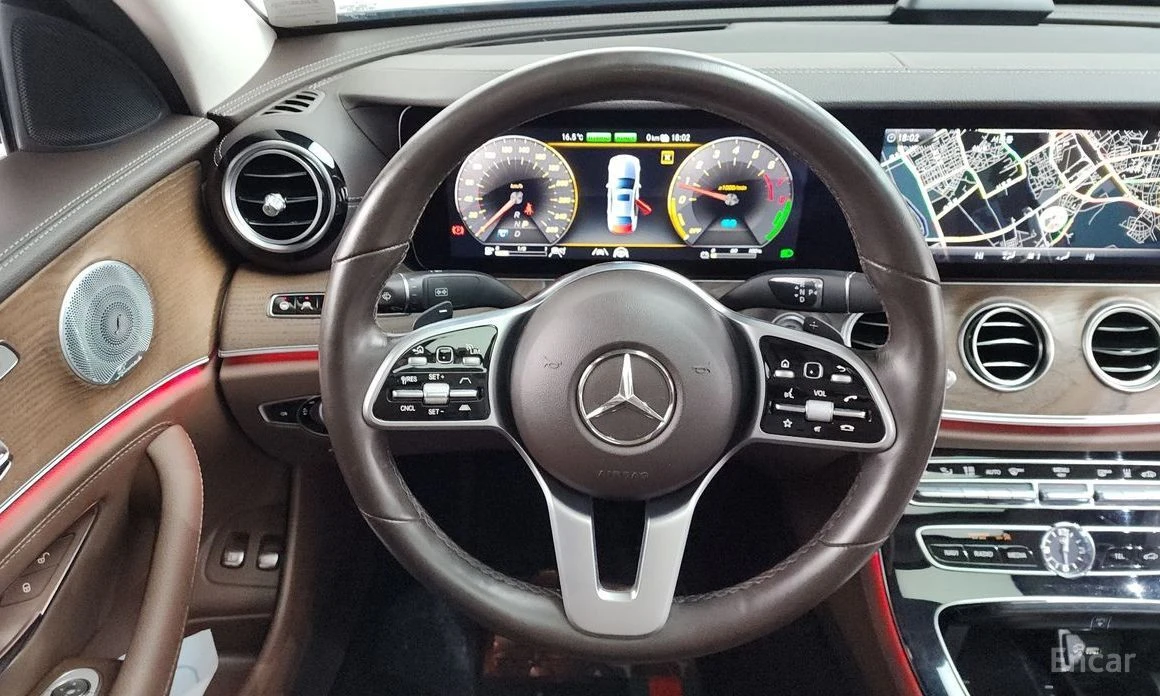 Mercedes-Benz E 300, снимка 13 - Автомобили и джипове - 54042218