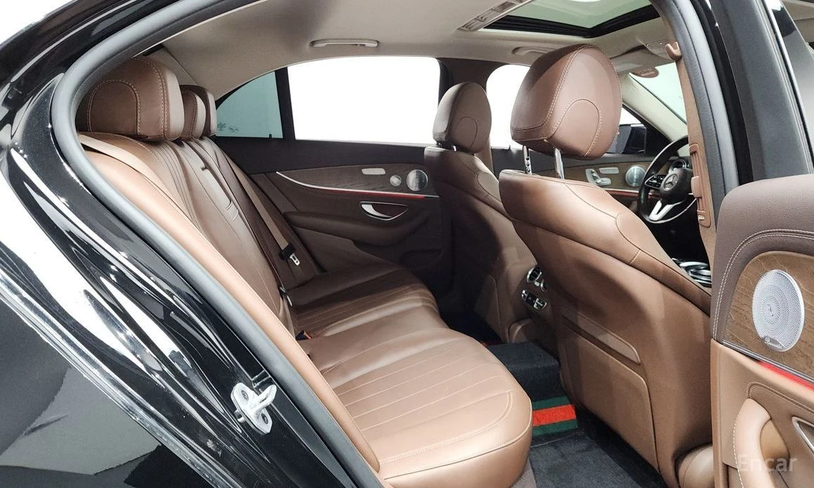 Mercedes-Benz E 300, снимка 12 - Автомобили и джипове - 54042218