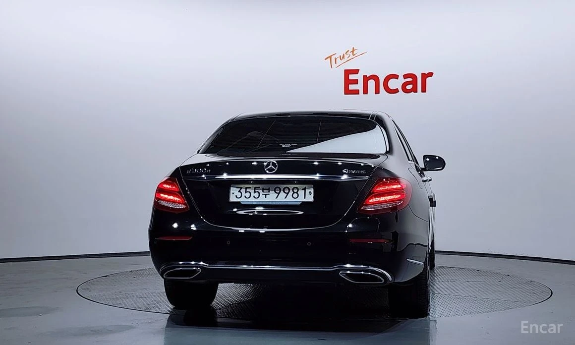 Mercedes-Benz E 300, снимка 4 - Автомобили и джипове - 54042218