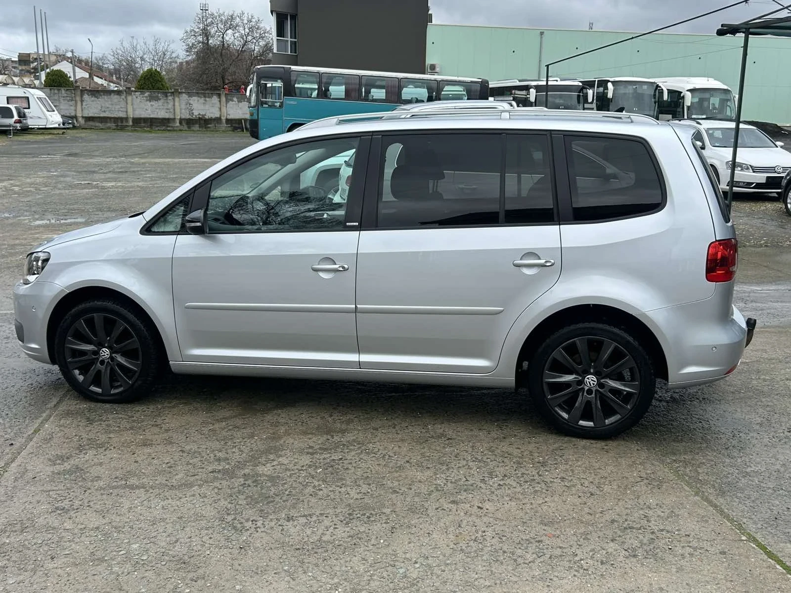 VW Touran 2.0 140, снимка 2 - Автомобили и джипове - 54080317