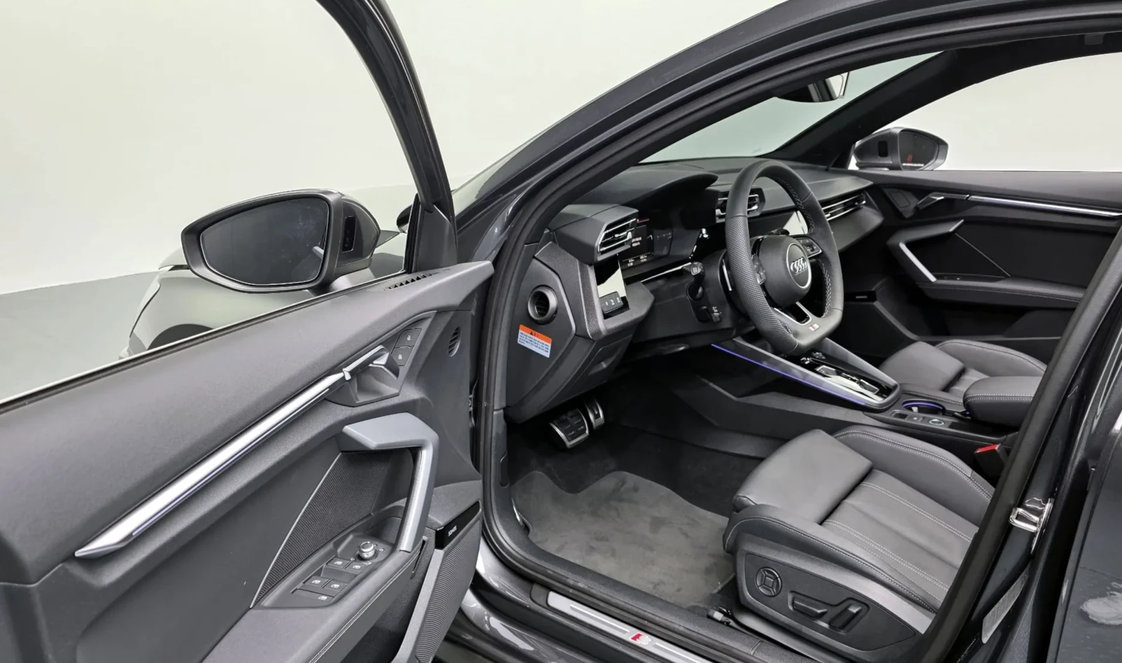 Audi A3 40TFSI/Sline/КАМЕРИ/ЦЕНА БЕЗ АНАЛОГ!, снимка 11 - Автомобили и джипове - 54137014