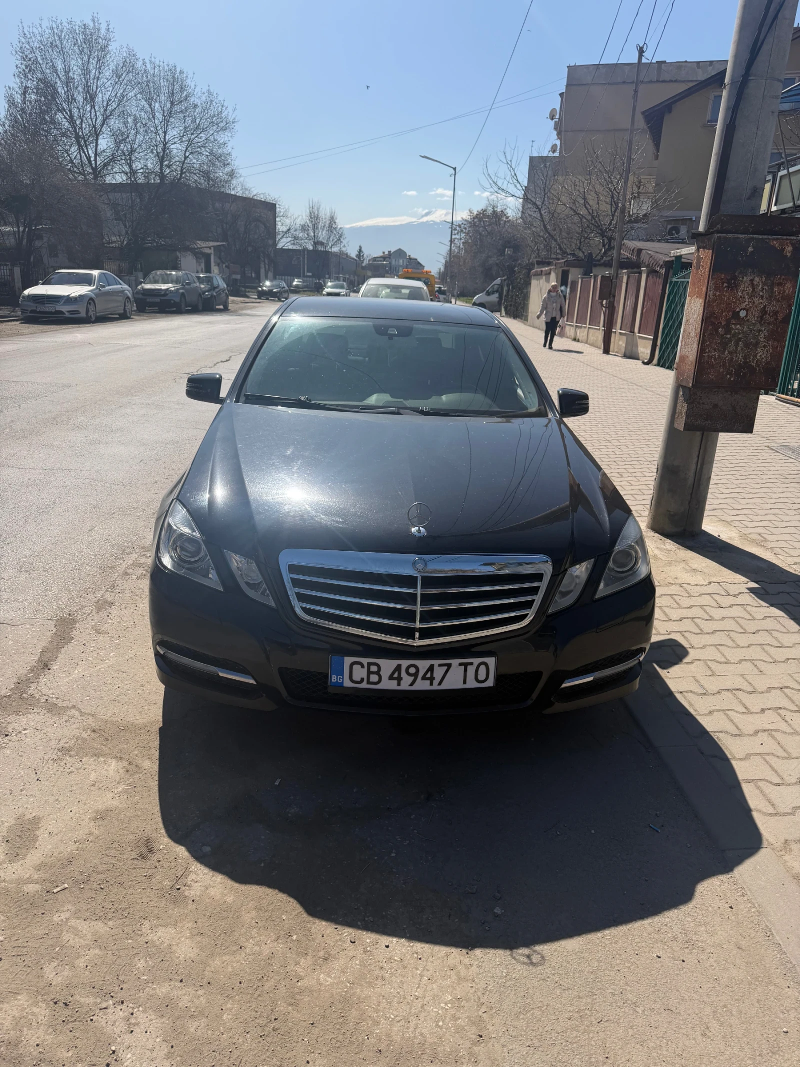 Mercedes-Benz E 220, снимка 2 - Автомобили и джипове - 54349476