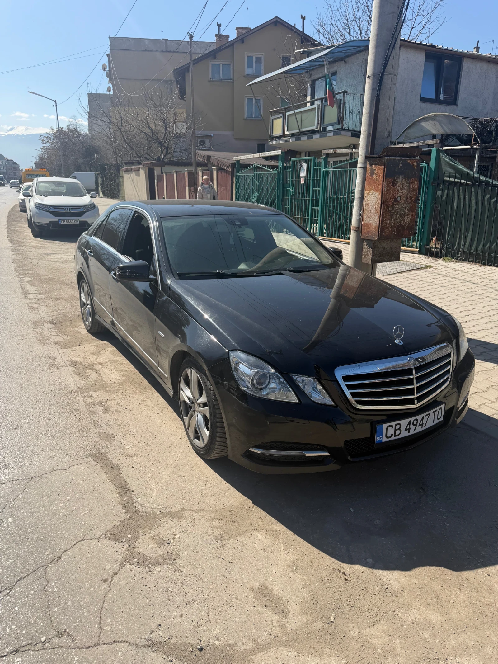 Mercedes-Benz E 220, снимка 3 - Автомобили и джипове - 54349476
