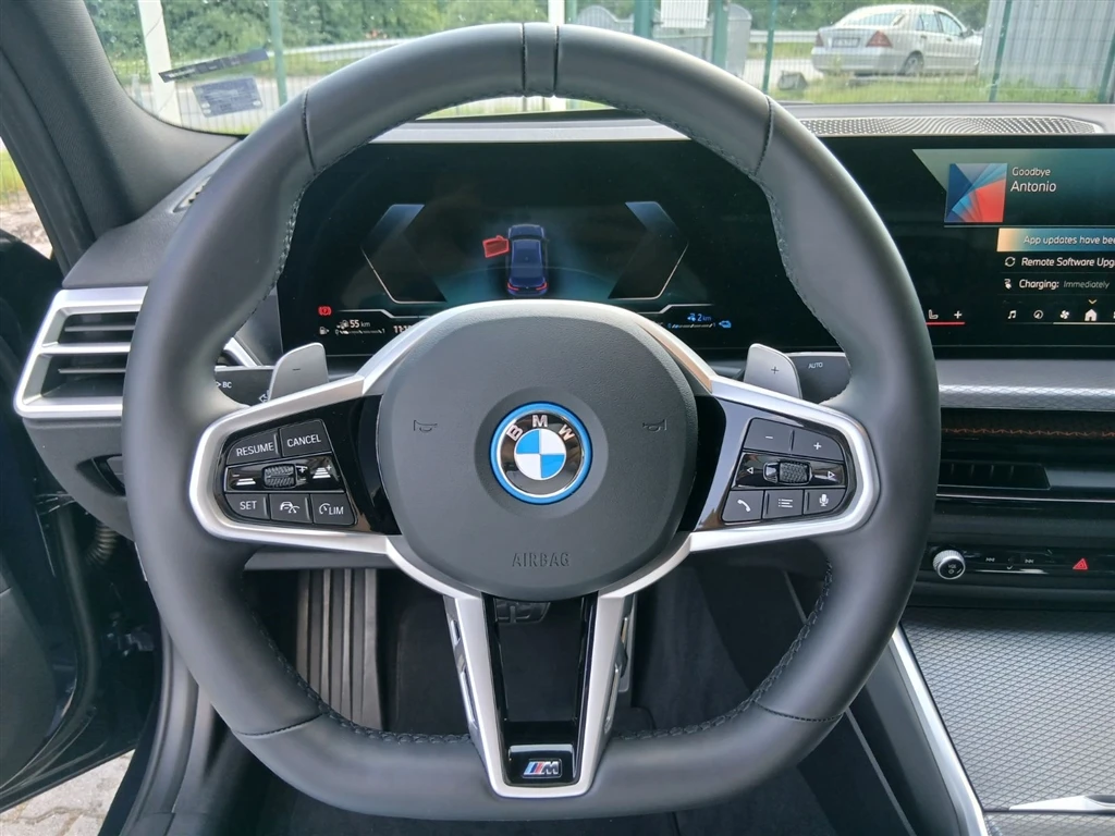 BMW 330 xDrive Sedan, снимка 14 - Автомобили и джипове - 54834966