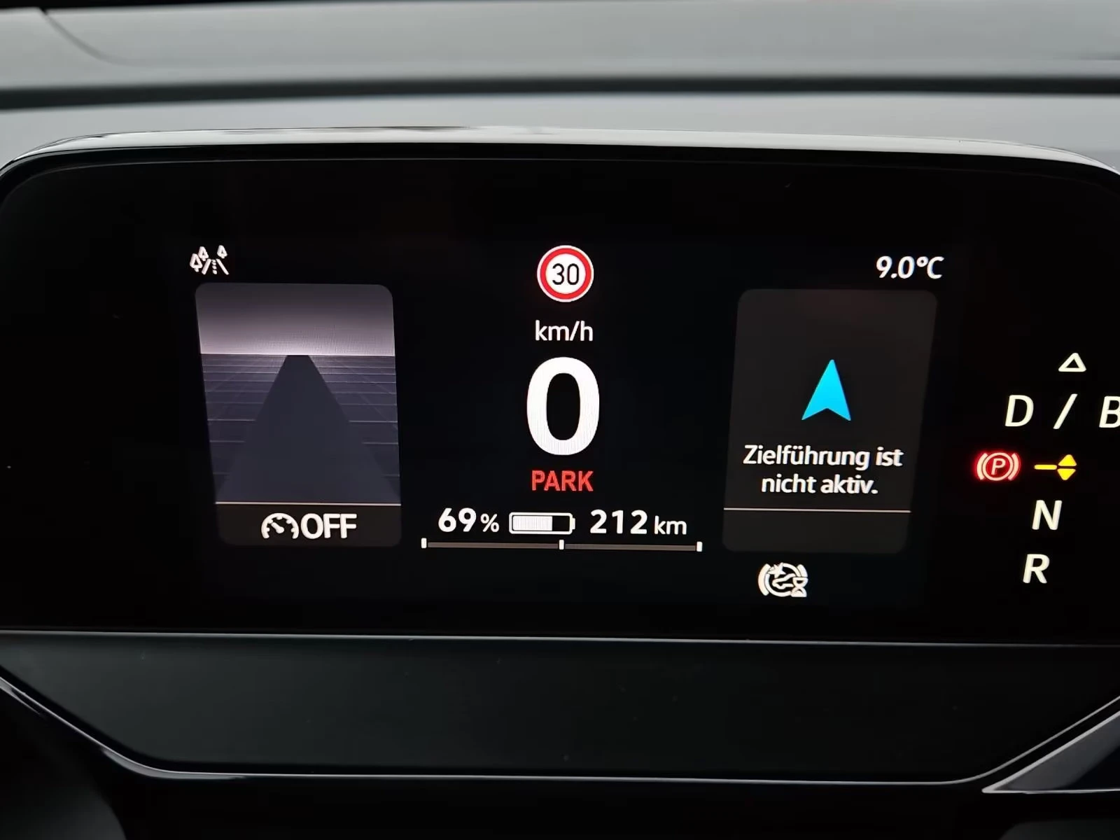 VW ID.4 PURE/148HP/LED/KLESS/CPLAY/NAVI/H.PUMP/413q, снимка 9 - Автомобили и джипове - 54940612