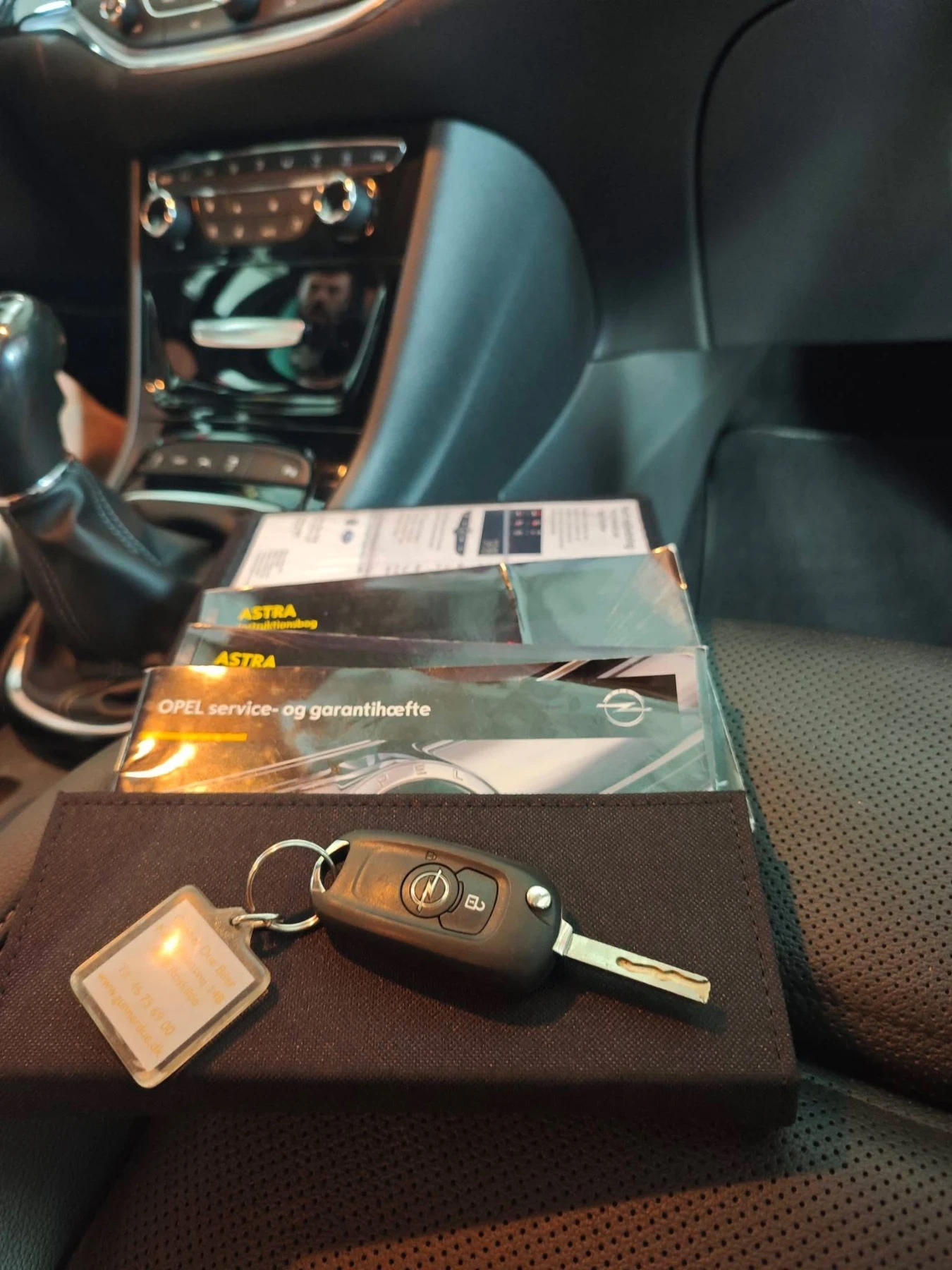 Opel Astra 1.6 CDTI, снимка 11 - Автомобили и джипове - 55138890