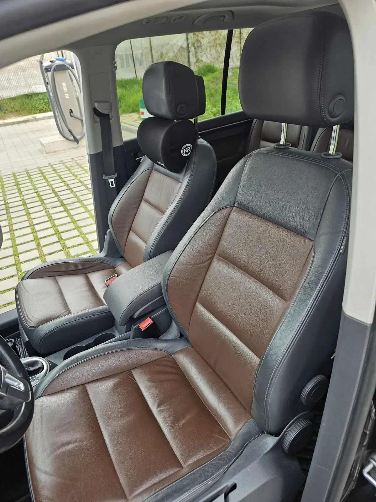 VW Touran 2.0 DSG 170к.с , снимка 8 - Автомобили и джипове - 55152206