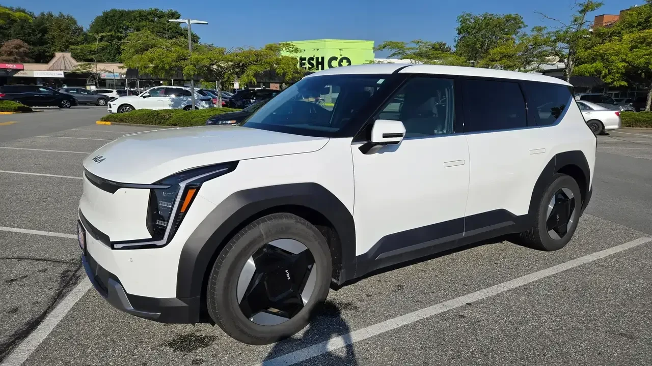 Kia EV9 Wind RWD, снимка 2 - Автомобили и джипове - 55755989