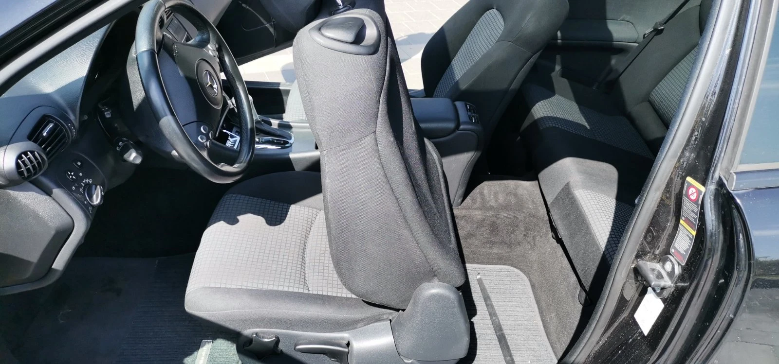 Mercedes-Benz C 180 Facelift , снимка 12 - Автомобили и джипове - 55903049