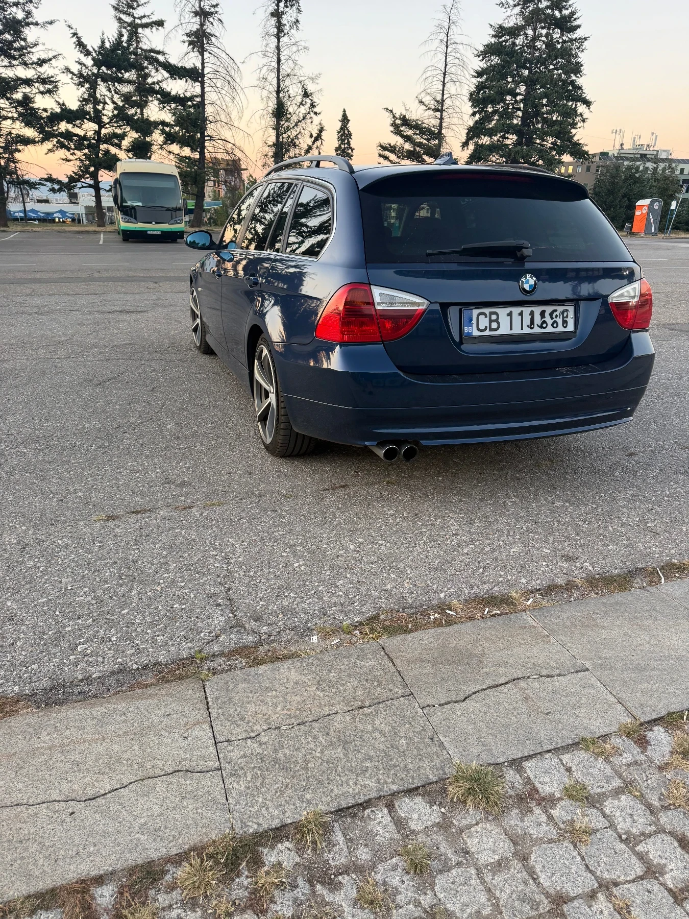 BMW 330 ЗАДНО, снимка 4 - Автомобили и джипове - 56125598