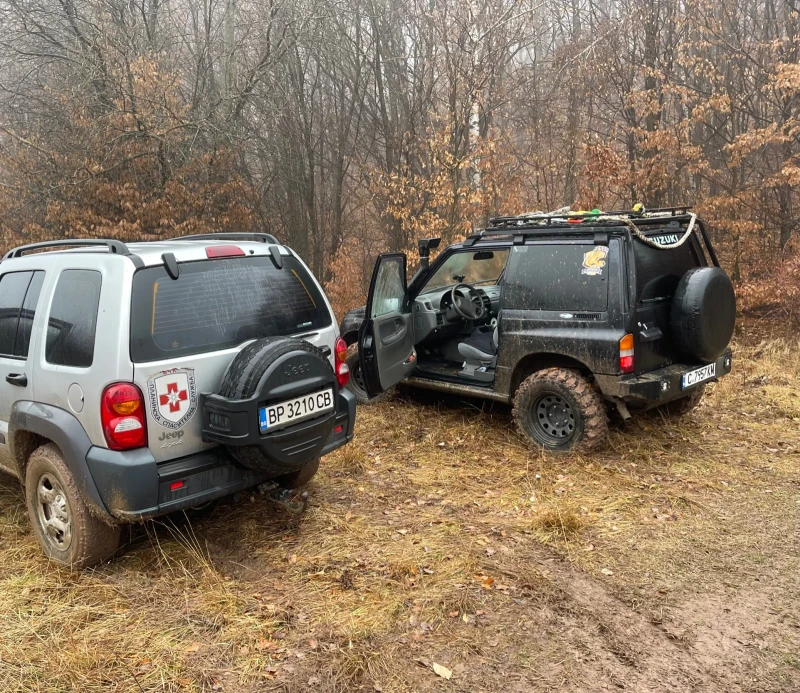 Suzuki Vitara 1.6 mono, снимка 4 - Автомобили и джипове - 48436579