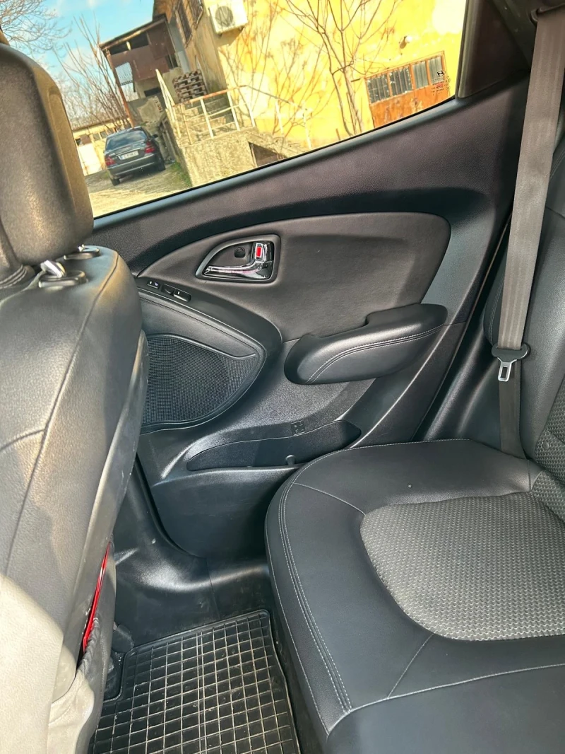 Hyundai IX35 SUV, снимка 10 - Автомобили и джипове - 52805162