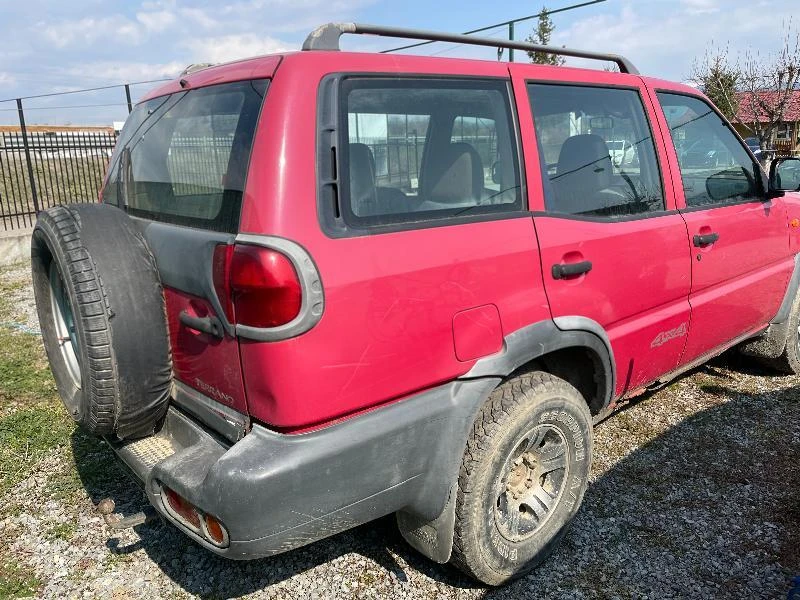 Nissan Terrano 2.7 TDI 10 БРОЯ, снимка 12 - Автомобили и джипове - 49085481