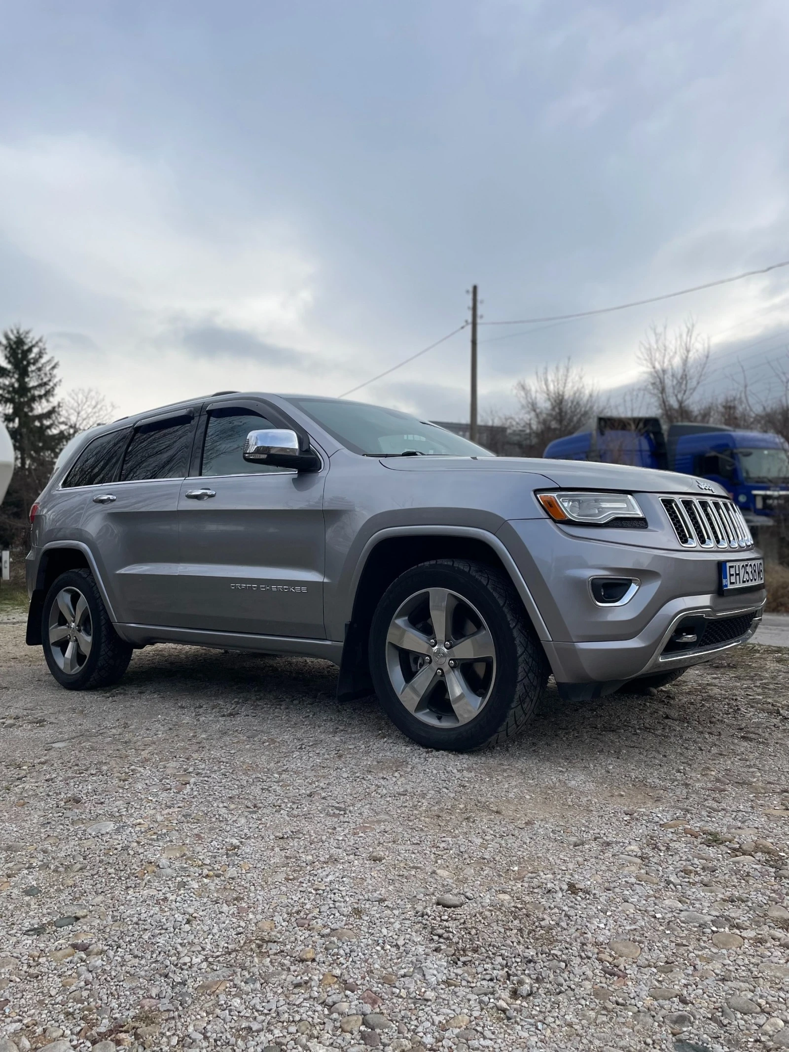 Jeep Grand cherokee 5.7 HEMMI OVERLAND - изображение 3