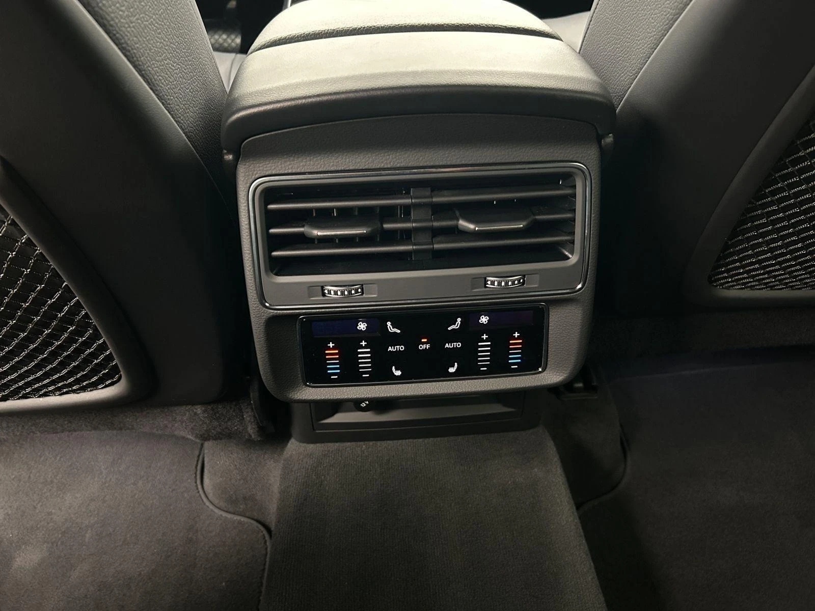 Audi Q8 55 TFSI/FACELIFT/S-LINE/HEAD UP/MATRIX/LIFT/ | Mobile.bg � ����������� 15