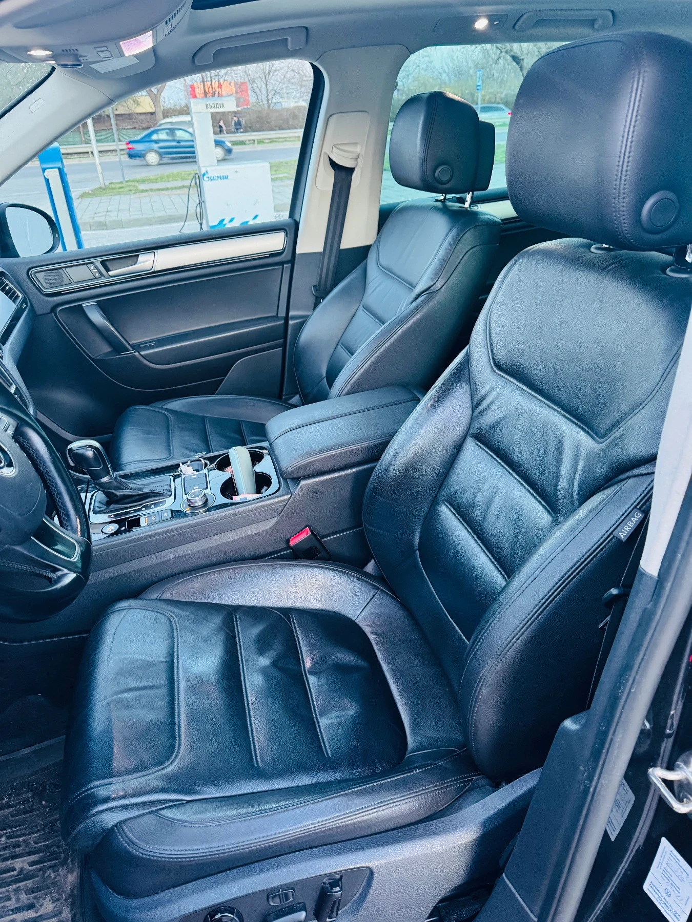 VW Touareg TDI 3.0 R-line key-less, снимка 5 - Автомобили и джипове - 53649515