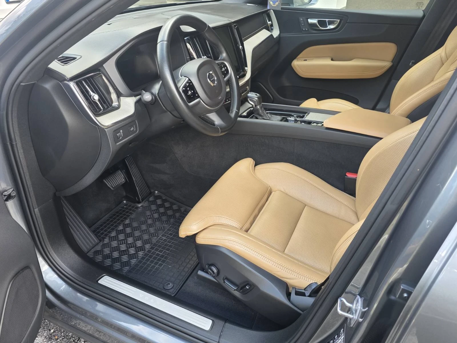 Volvo XC60 T6 inscription, снимка 5 - Автомобили и джипове - 54905169