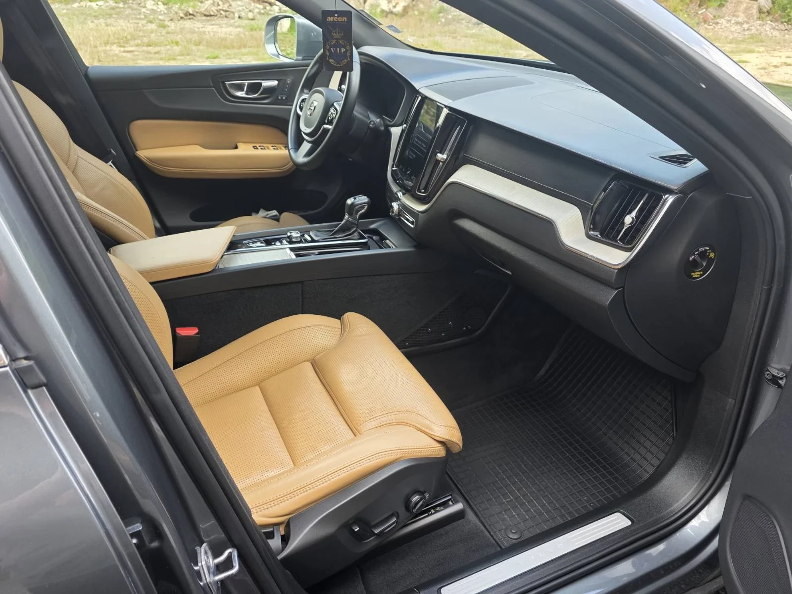 Volvo XC60 T6 inscription, снимка 2 - Автомобили и джипове - 54905169