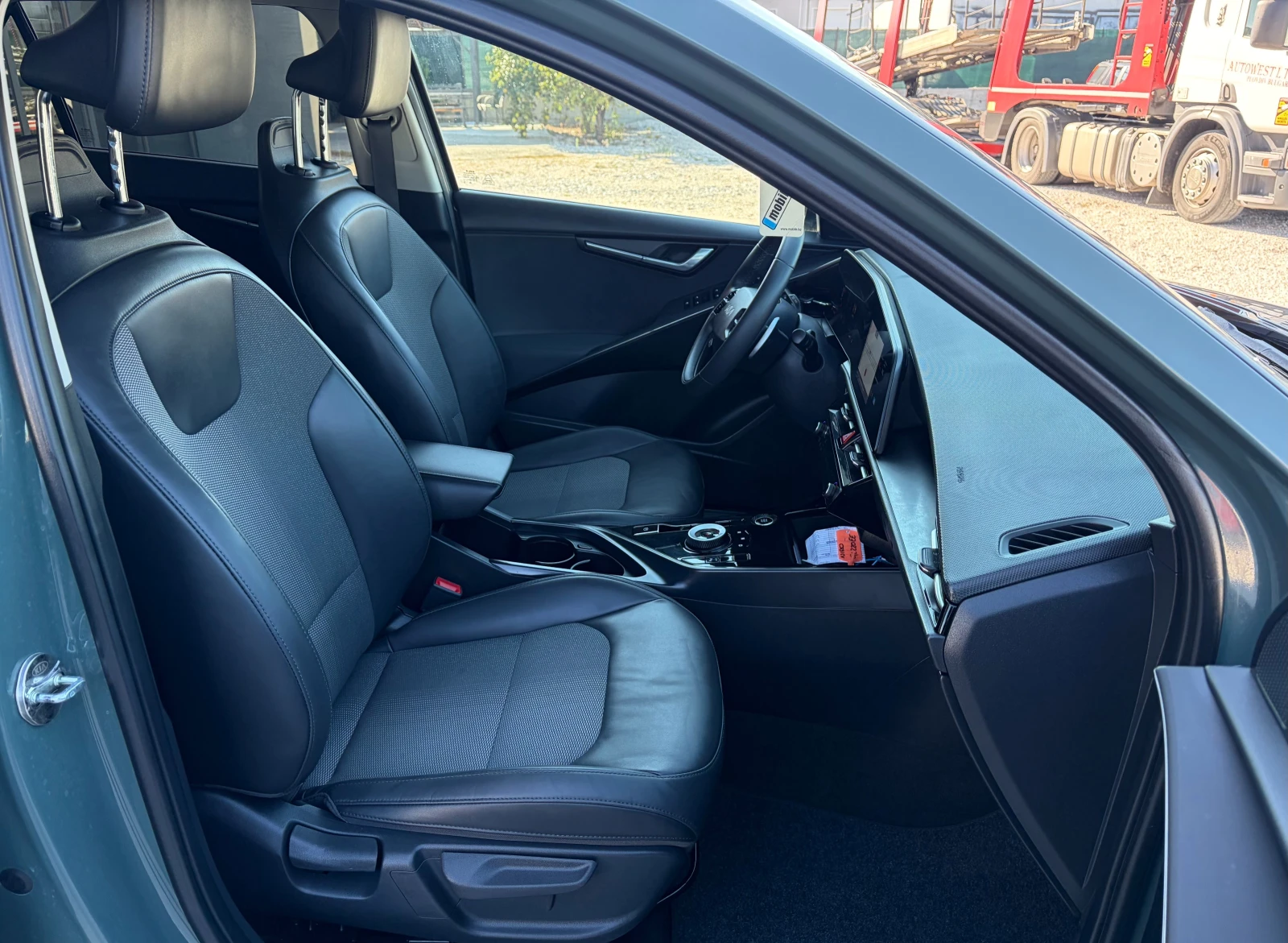 Kia Niro 1.6 HEV , снимка 13 - Автомобили и джипове - 56114225
