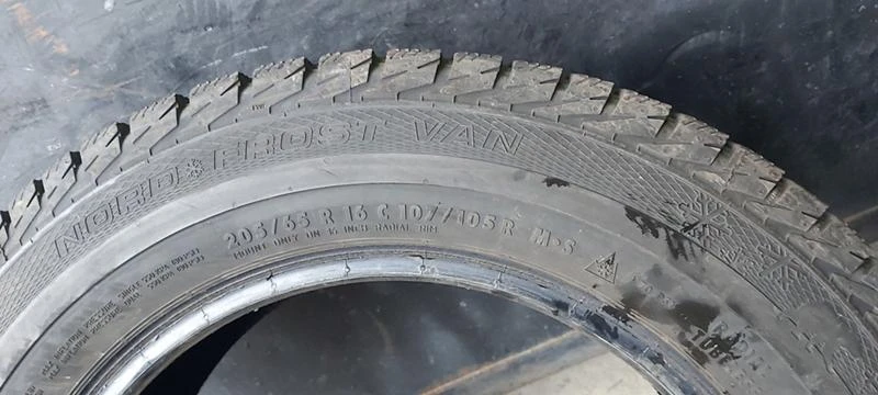 Гуми Зимни 205/65R16, снимка 7 - Гуми и джанти - 35130410