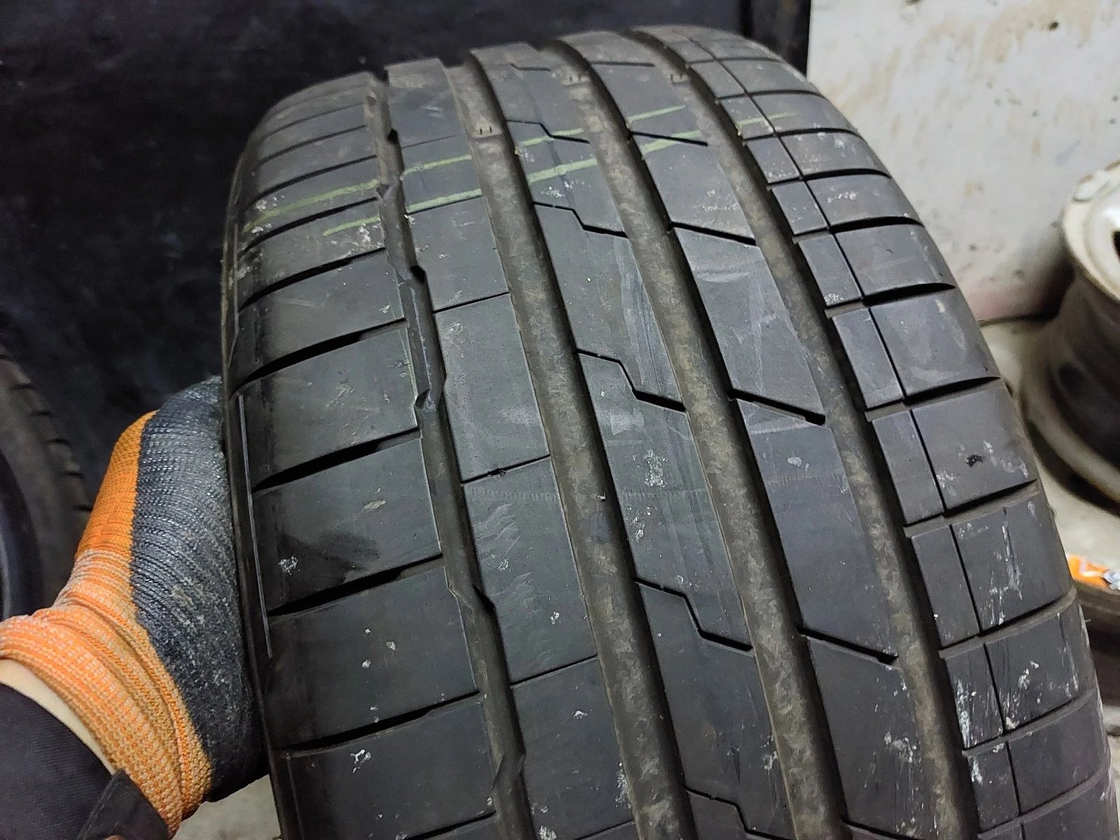 ���� 235/35R19 | Mobile.bg � ����������� 2